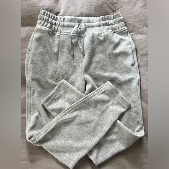 Lululemon cropped sweatpants - Picture 6 of 7